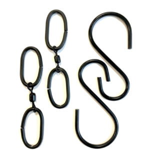 2 hooks and 2 swivels